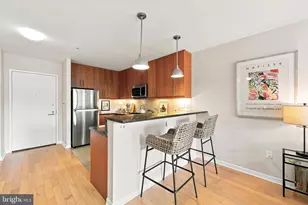 1425 Locust St, Philadelphia, PA 19102 - Photo 9