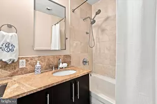 1425 Locust St, Philadelphia, PA 19102 - Photo 17
