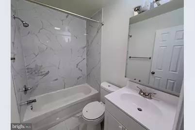 2113 Green Street #2F, Philadelphia, PA 19130 - Photo 3