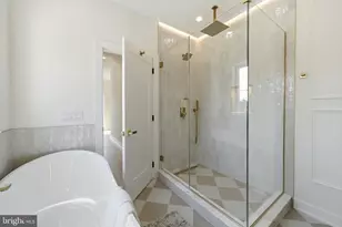 2216 Tulip St, Philadelphia, PA 19125 - Photo 11