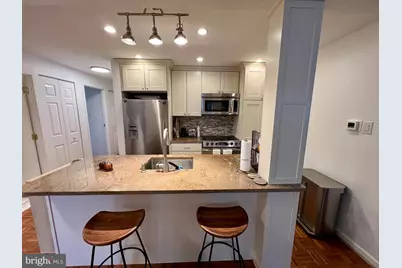 136 N Bread Street #APT 422, Philadelphia, PA 19106 - Photo 5