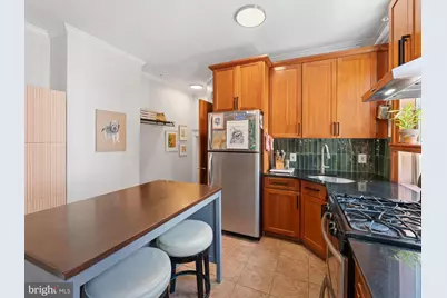 1215 Spruce Street #302, Philadelphia, PA 19107 - Photo 9