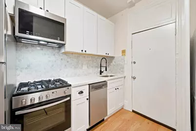718 S 3rd Street #UNIT 2R, Philadelphia, PA 19147 - Photo 5