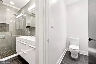 2335 Carpenter St, Philadelphia, PA 19146 - Photo 27
