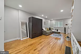 2126 S Iseminger St, Philadelphia, PA 19148 - Photo 5