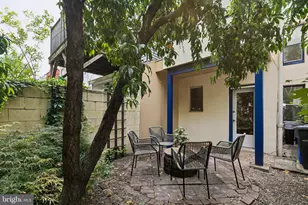 621 S Bambrey St, Philadelphia, PA 19146 - Photo 27
