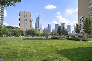 2200 Benjamin Franklin Pkwy, Philadelphia, PA 19130 - Photo 17