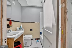 7620 Sherwood Rd, Philadelphia, PA 19151 - Photo 11
