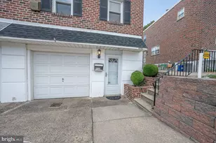 8910 Sylvia Ln, Philadelphia, PA 19115 - Photo 3