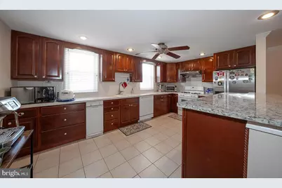 8910 Sylvia Lane, Philadelphia, PA 19115 - Photo 17