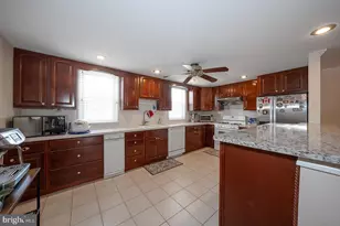 8910 Sylvia Ln, Philadelphia, PA 19115 - Photo 17