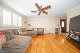 8910 Sylvia Ln, Philadelphia, PA 19115 - Photo 7