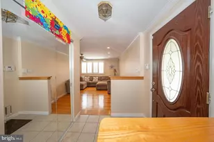 8910 Sylvia Ln, Philadelphia, PA 19115 - Photo 5