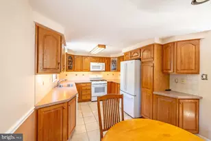700 Susquehanna Rd, Philadelphia, PA 19111 - Photo 15