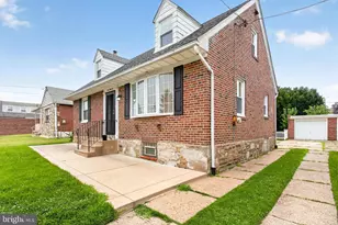 919 Hartel Ave, Philadelphia, PA 19111 - Photo 5