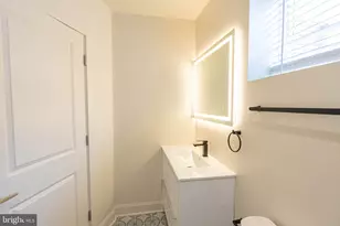 2018 S Garnet St, Philadelphia, PA 19145 - Photo 11