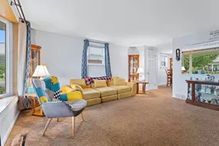 3414 Holyoke Rd, Philadelphia, PA 19114 - Photo 5