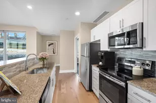 235 N Columbus Blvd, Philadelphia, PA 19106 - Photo 3