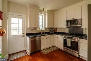 2521 Brown St, Philadelphia, PA 19130 - Photo 25