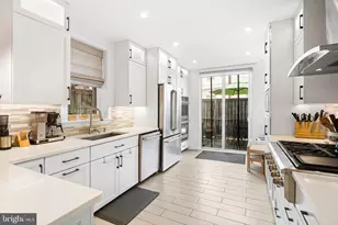 866 Corinthian Ave, Philadelphia, PA 19130 - Photo 11