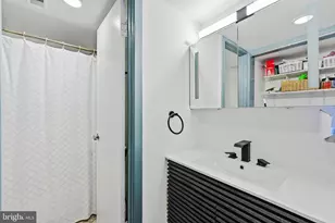 830 Lombard St, Philadelphia, PA 19147 - Photo 23