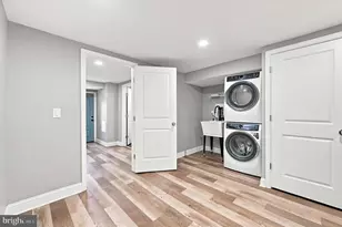 33 E Gorgas Ln, Philadelphia, PA 19119 - Photo 23
