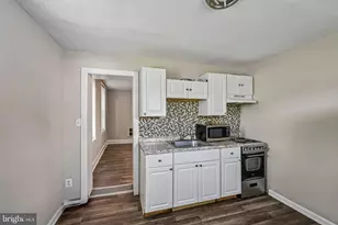 4133 Brown St, Philadelphia, PA 19104 - Photo 9