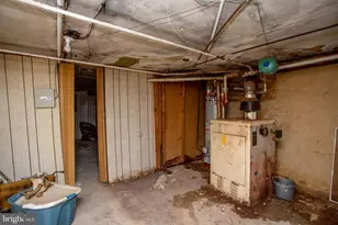 814 E Woodlawn St, Philadelphia, PA 19138 - Photo 57