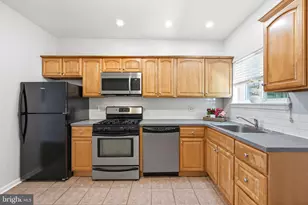 928 N Bambrey St, Philadelphia, PA 19130 - Photo 11