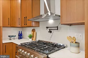 2308 Christian St, Philadelphia, PA 19146 - Photo 11