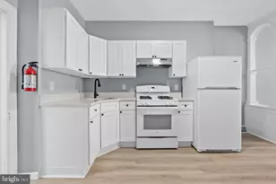1638 W Juniata St, Philadelphia, PA 19140 - Photo 9