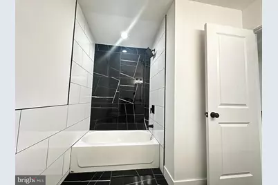 1015 S 6th Street #2, Philadelphia, PA 19147 - Photo 13