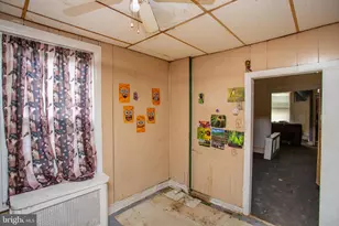 814 E Woodlawn St, Philadelphia, PA 19138 - Photo 29