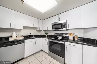 2001 Hamilton Street #1704, Philadelphia, PA 19130 - Photo 11