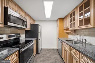 1023 Clinton St, Philadelphia, PA 19107 - Photo 5