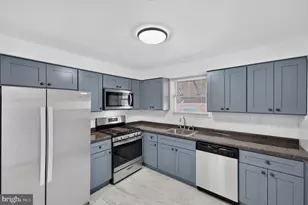 2261 Strahle St, Philadelphia, PA 19152 - Photo 3
