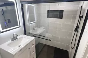 320 Loney St, Philadelphia, PA 19111 - Photo 9