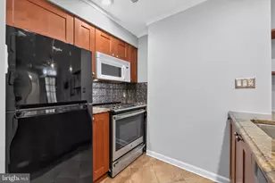 1828 Green St, Philadelphia, PA 19130 - Photo 5