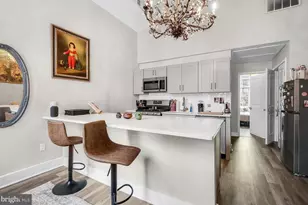 927 Clinton St, Philadelphia, PA 19107 - Photo 3
