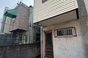 2049 S Beechwood St, Philadelphia, PA 19145 - Photo 23