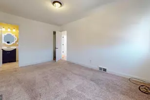 8902 Blue Grass Rd, Philadelphia, PA 19152 - Photo 23