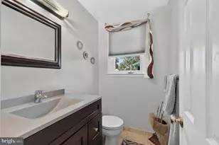 1127 Hower Ln, Philadelphia, PA 19115 - Photo 9