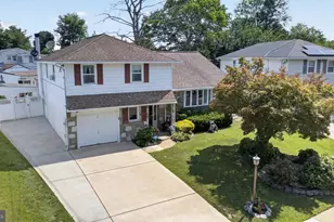 1127 Hower Ln, Philadelphia, PA 19115 - Photo 3