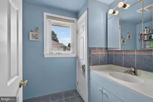 1127 Hower Ln, Philadelphia, PA 19115 - Photo 37