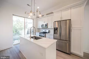 2137 Cross St, Philadelphia, PA 19146 - Photo 11