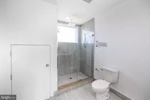 2137 Cross St, Philadelphia, PA 19146 - Photo 35