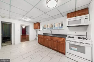 1821 W Sergeant St, Philadelphia, PA 19133 - Photo 9