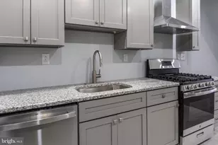 2323 Moore St, Philadelphia, PA 19145 - Photo 9