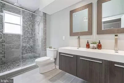 1939 S 6th Street, Philadelphia, PA 19148 - Photo 15