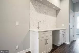 1939 S 6th St, Philadelphia, PA 19148 - Photo 21
